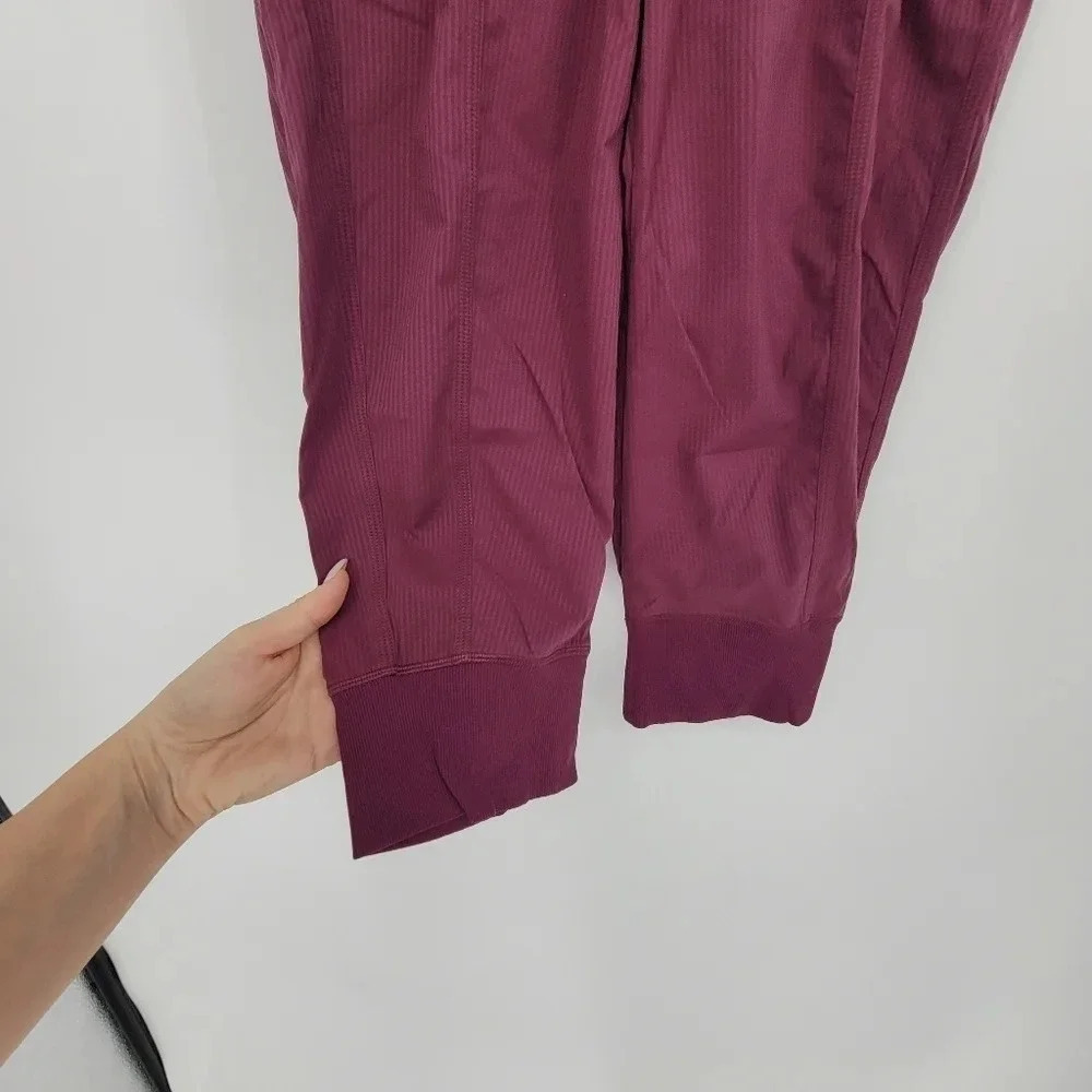 Lululemon in flux cropped capri hi rise plum pants size 4 - Picture 3 of 8